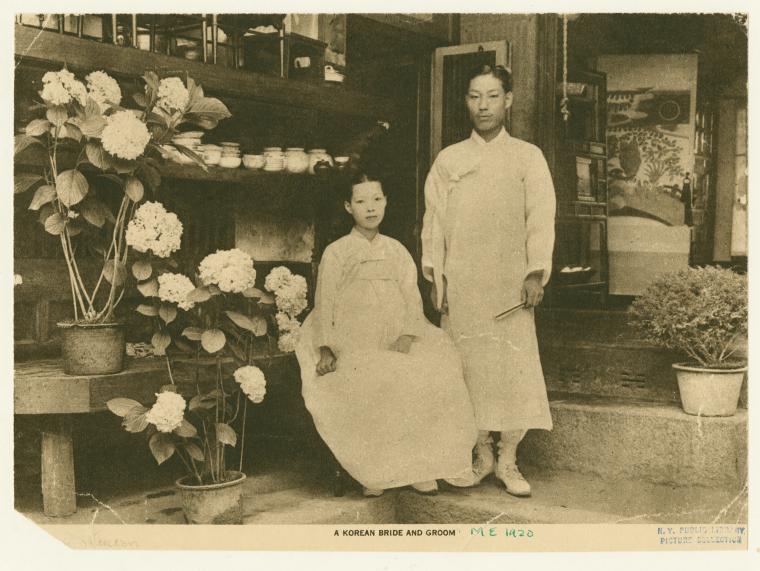 A Korean bride and groom